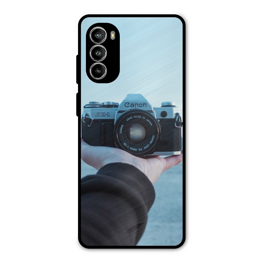 Camera in Hand Metal Back Case for Moto G52