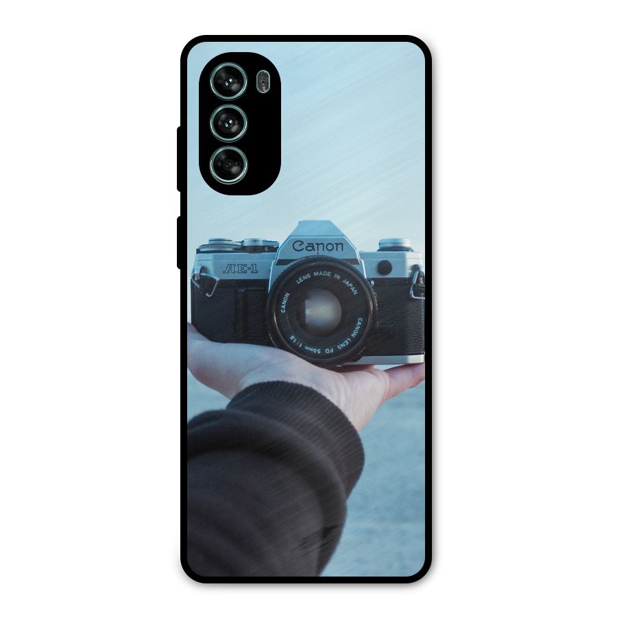 Camera in Hand Metal Back Case for Moto G62