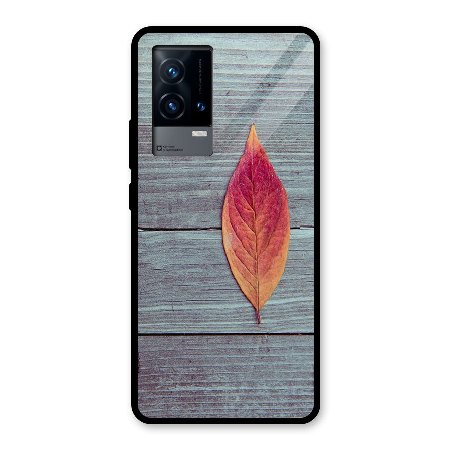 Classic Wood Leaf Glass Back Case for iQOO 9 5G