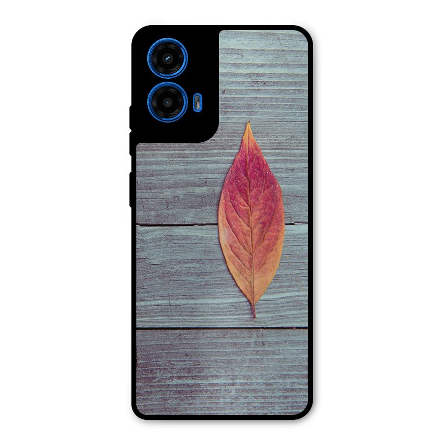 Classic Wood Leaf Metal Back Case for Moto G45