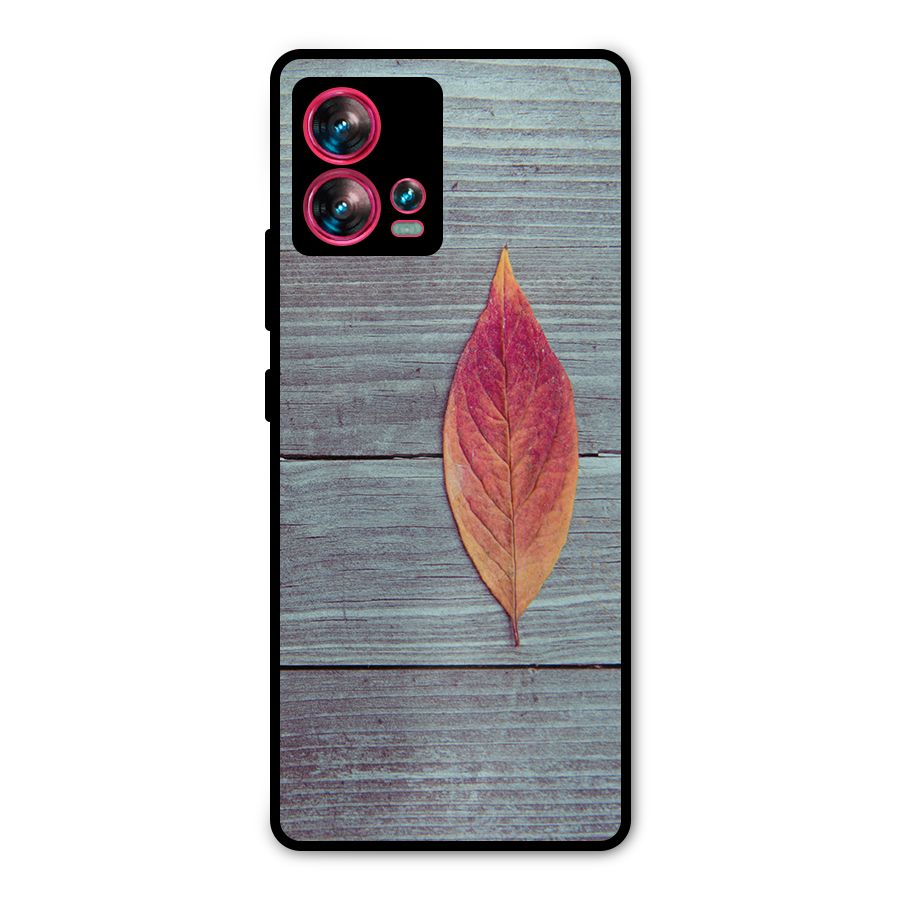 Classic Wood Leaf Metal Back Case for Motorola Edge 30 Fusion