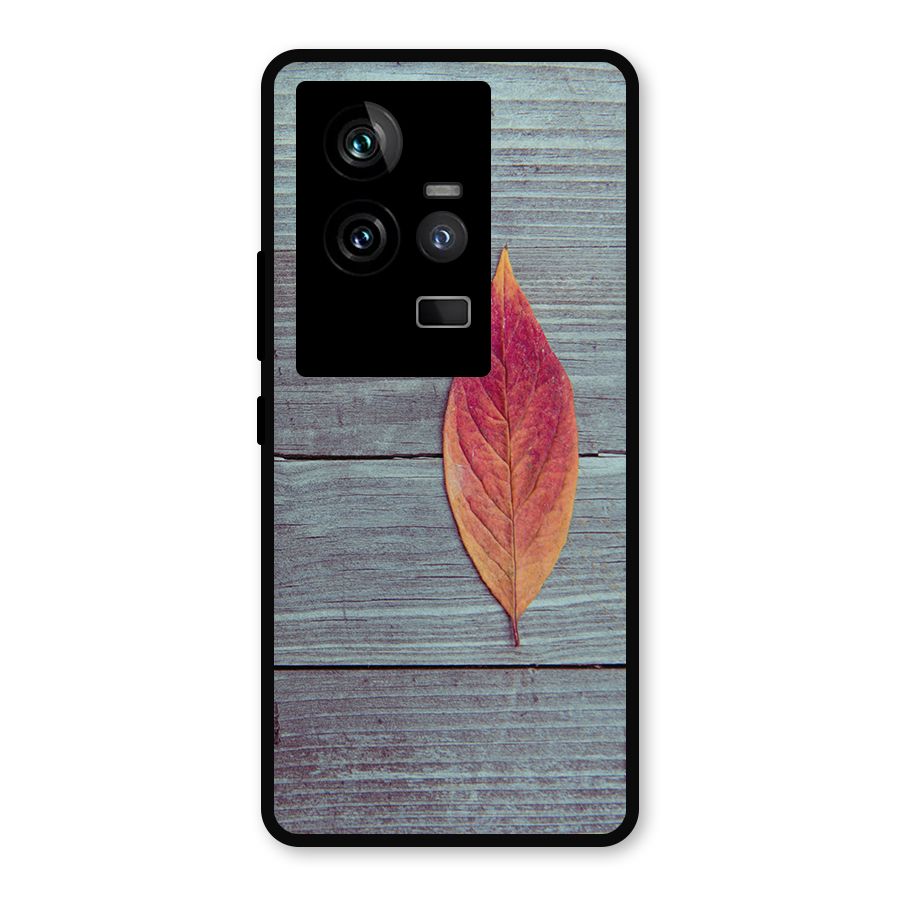Classic Wood Leaf Metal Back Case for iQOO 11 5G