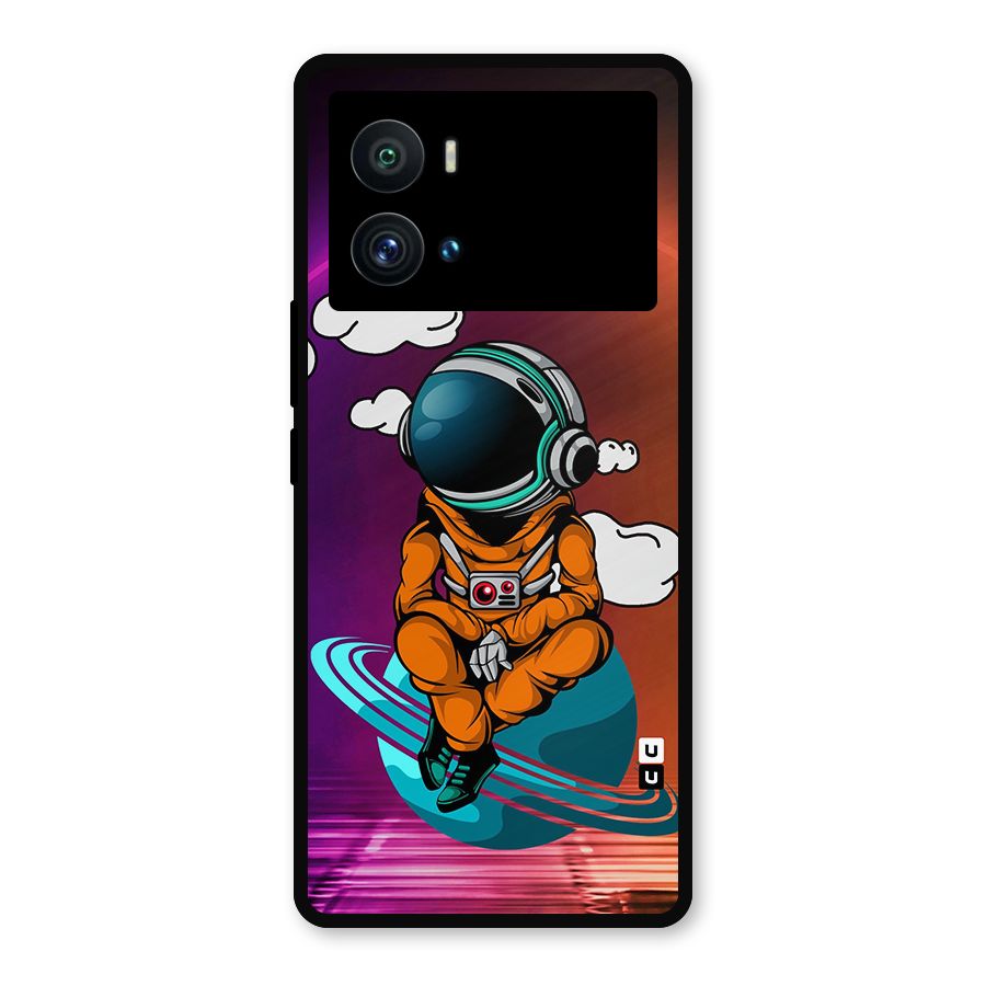 Cool Astraunaut Relaxing Metal Back Case for iQOO 9 Pro