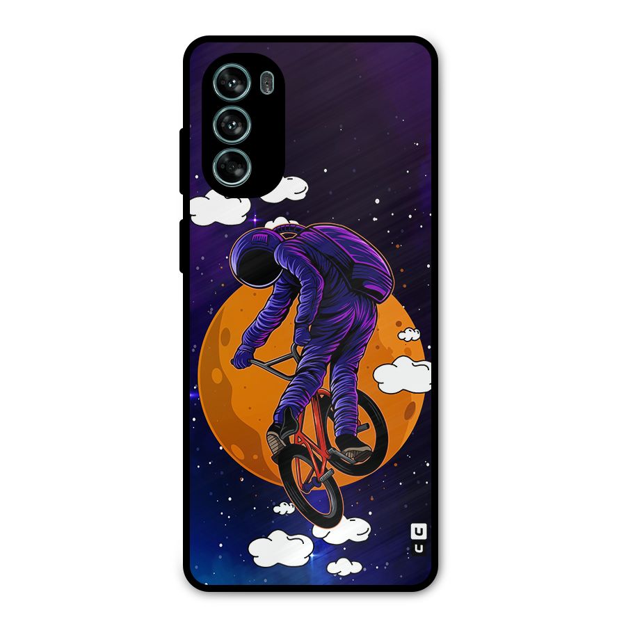 Cool Astro Cyclist Metal Back Case for Moto G62
