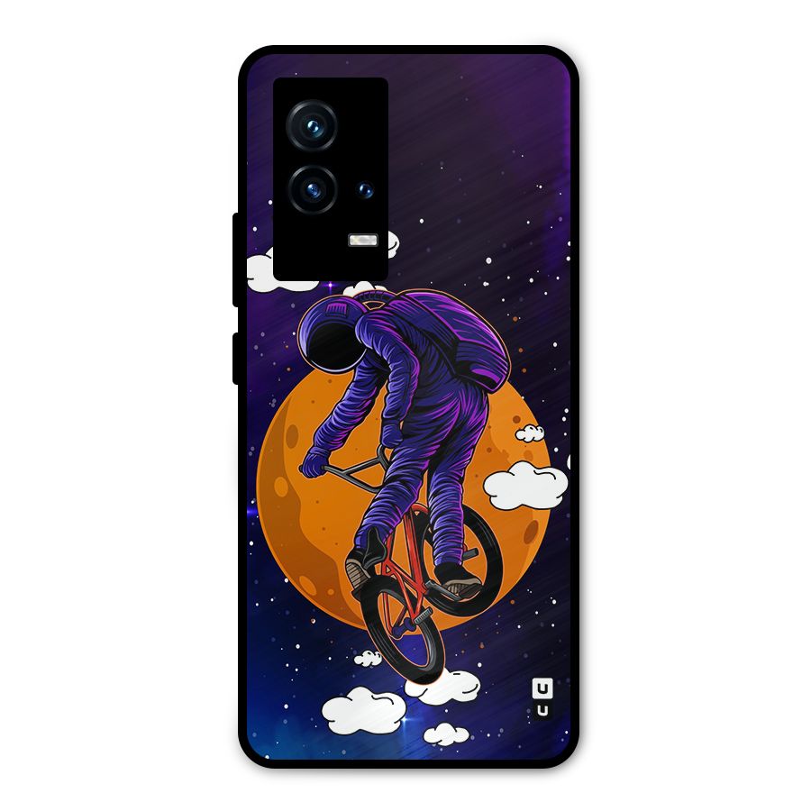 Cool Astro Cyclist Metal Back Case for iQOO 9 5G
