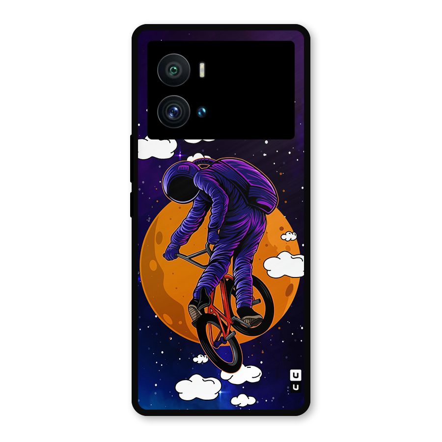 Cool Astro Cyclist Metal Back Case for iQOO 9 Pro