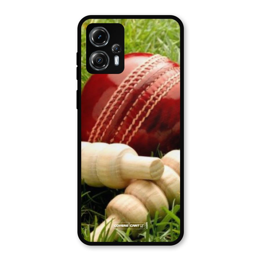 Cricket Ball and Stumps Metal Back Case for Moto G13