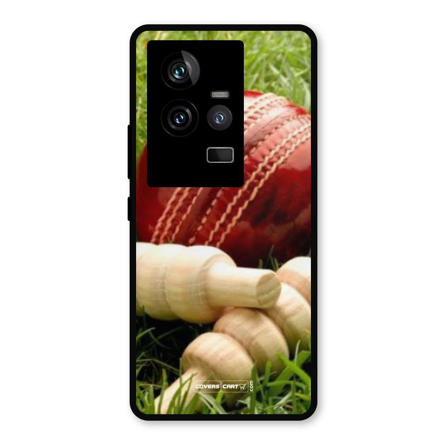 Cricket Ball and Stumps Metal Back Case for iQOO 11 5G
