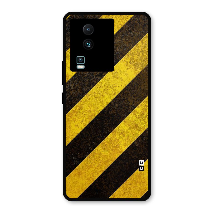 Diagonal Road Pattern Metal Back Case for iQOO Neo 7 Pro