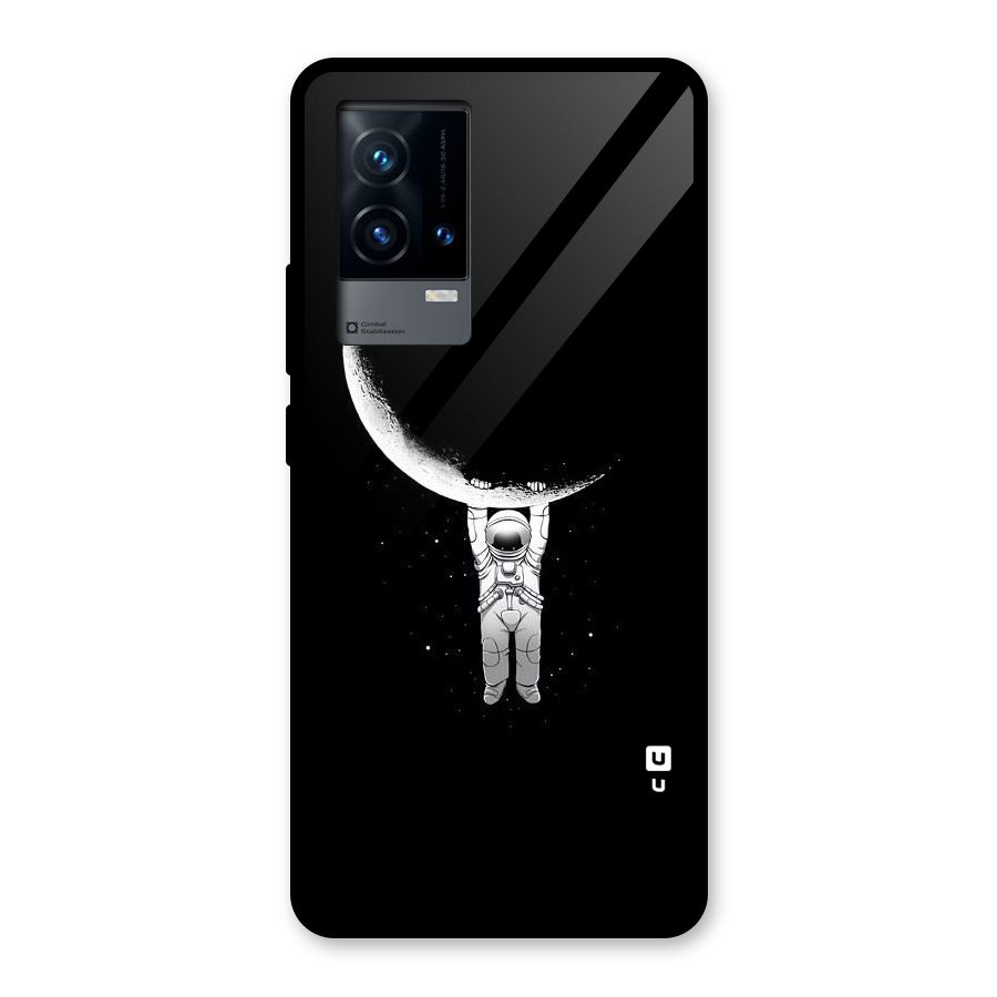 Hanging Astronaut Glass Back Case for iQOO 9 5G