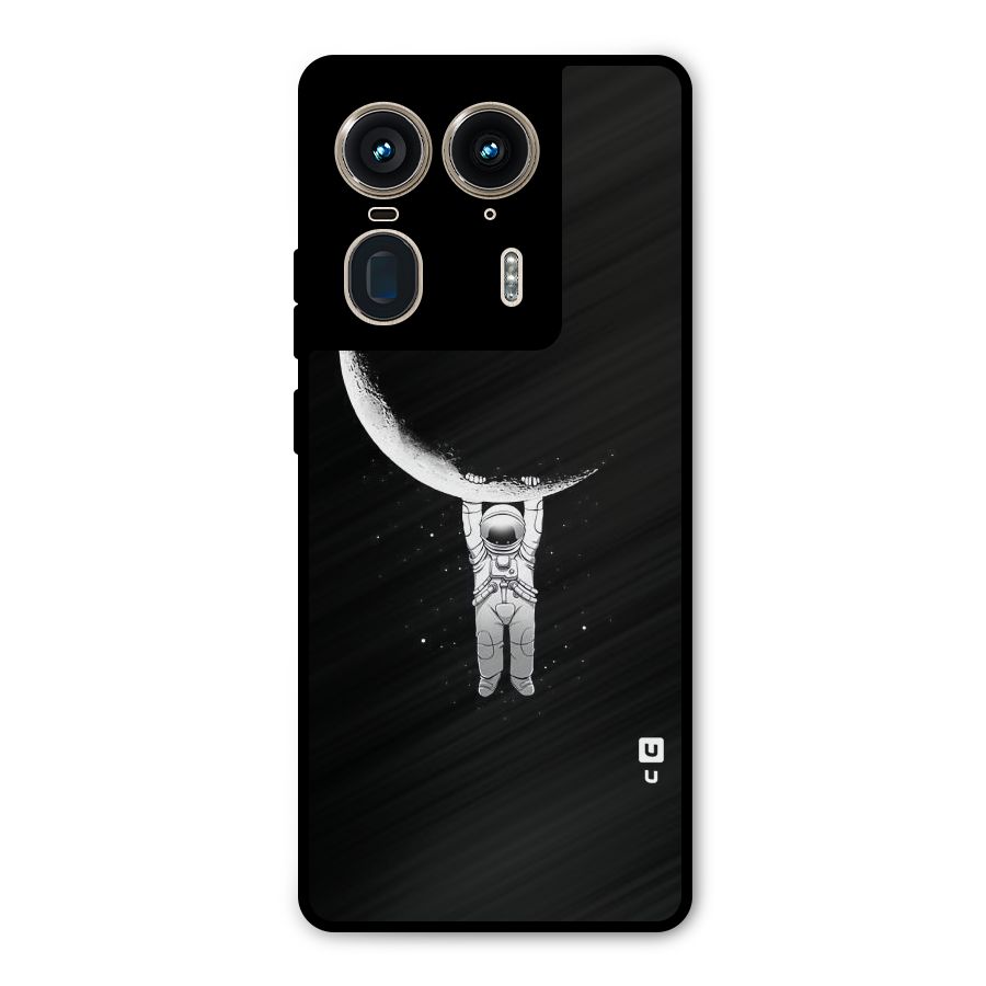 Hanging Astronaut Metal Back Case for Motorola Edge 50 Ultra