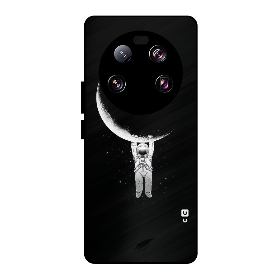 Hanging Astronaut Metal Back Case for Xiaomi 13 Ultra