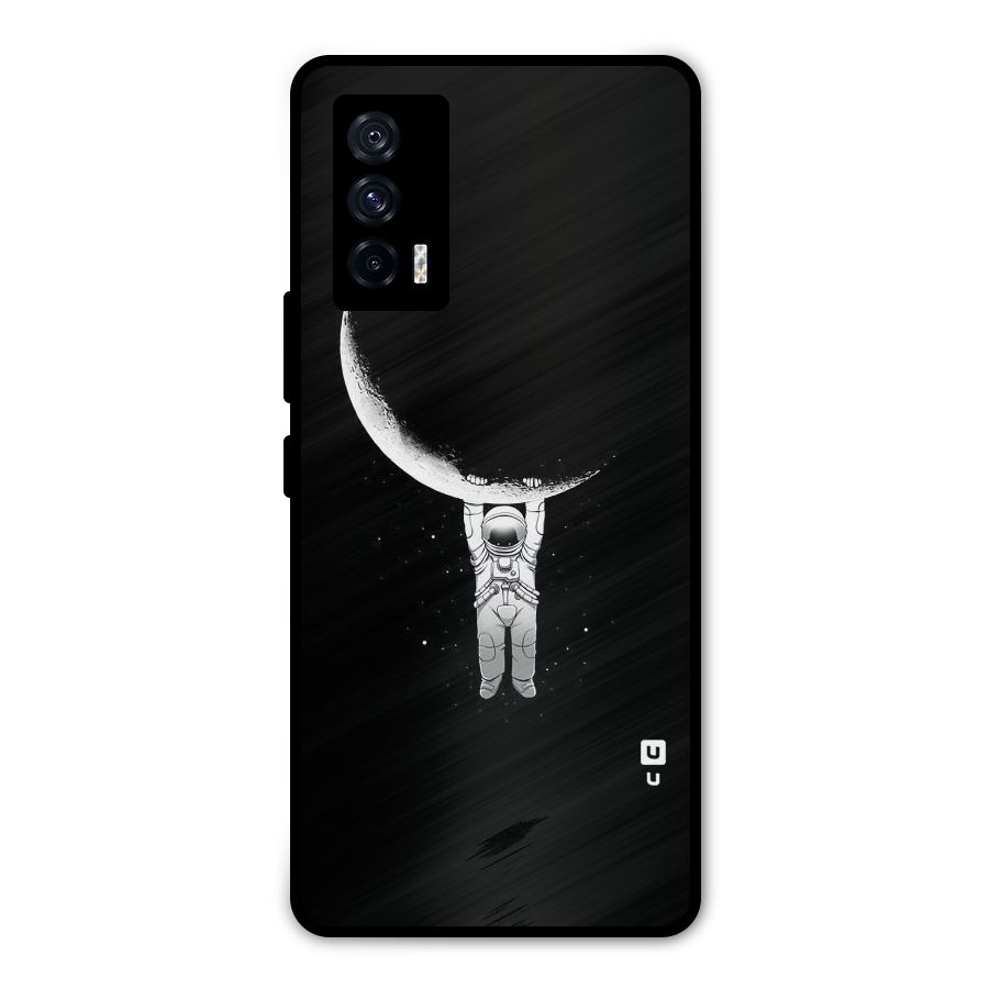 Hanging Astronaut Metal Back Case for iQOO 7 5G