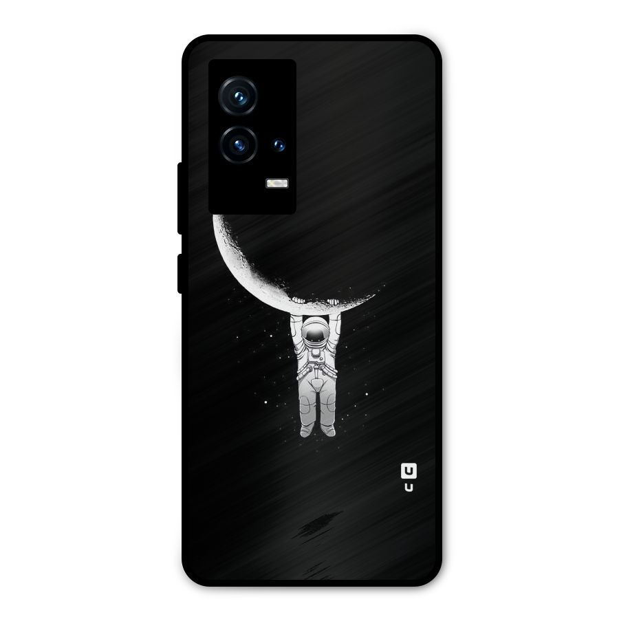 Hanging Astronaut Metal Back Case for iQOO 9 5G