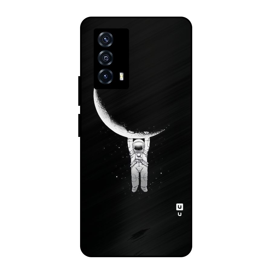 Hanging Astronaut Metal Back Case for iQOO Z5