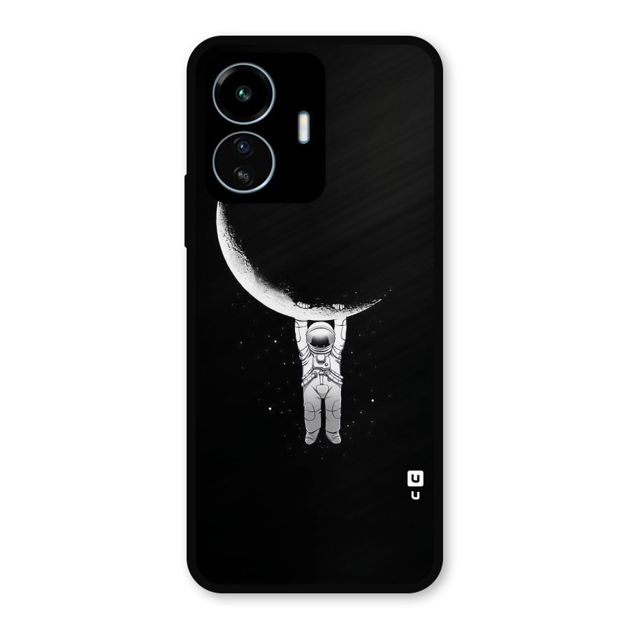 Hanging Astronaut Metal Back Case for vivo iQOO Z6 Lite 5G