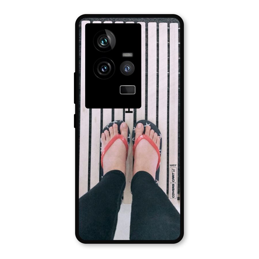 Happy Feet Metal Back Case for iQOO 11 5G