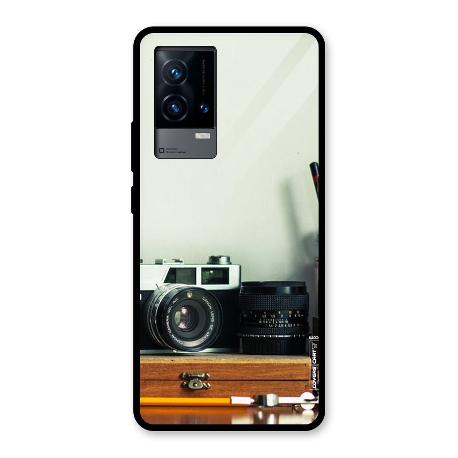 Photographer Desk Glass Back Case for iQOO 9 5G