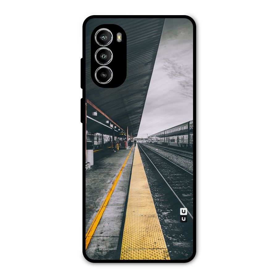 Railway Track Metal Back Case for Moto G52