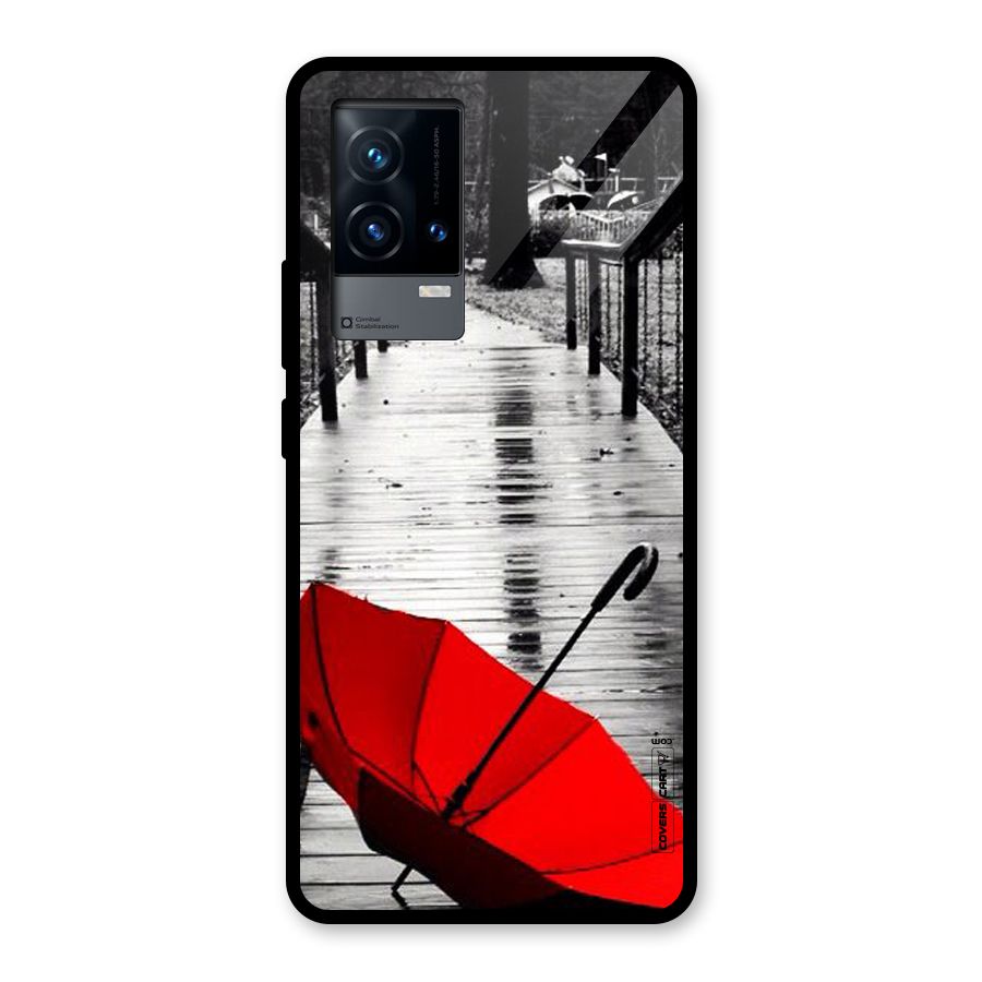 Rainy Red Umbrella Glass Back Case for iQOO 9 5G