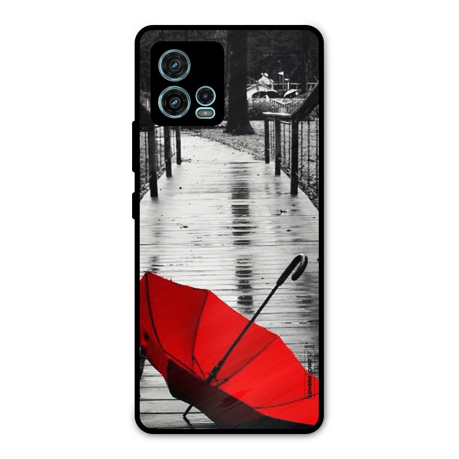 Rainy Red Umbrella Metal Back Case for Moto G72