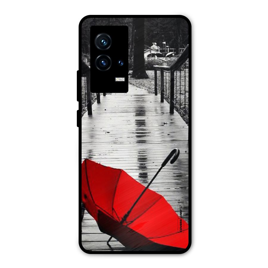 Rainy Red Umbrella Metal Back Case for iQOO 9 5G