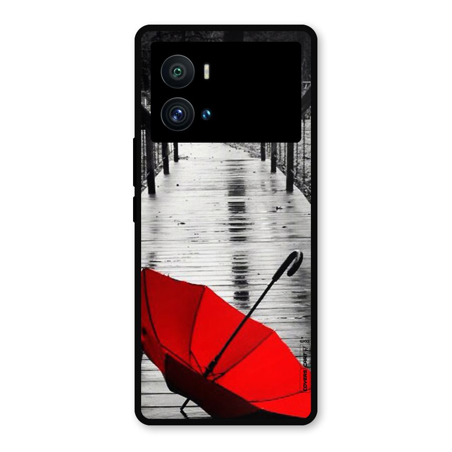 Rainy Red Umbrella Metal Back Case for iQOO 9 Pro