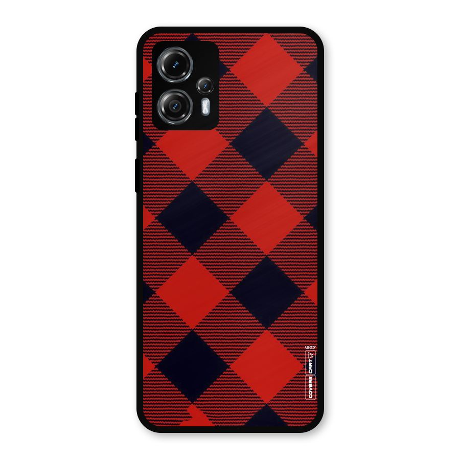 Red Diagonal Check Metal Back Case for Moto G13