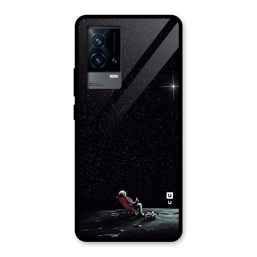 Resting Spaceman Face Glass Back Case for iQOO 9 5G