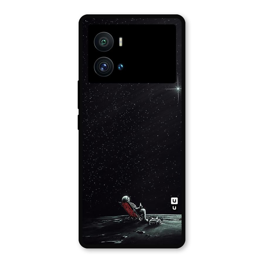 Resting Spaceman Face Metal Back Case for iQOO 9 Pro