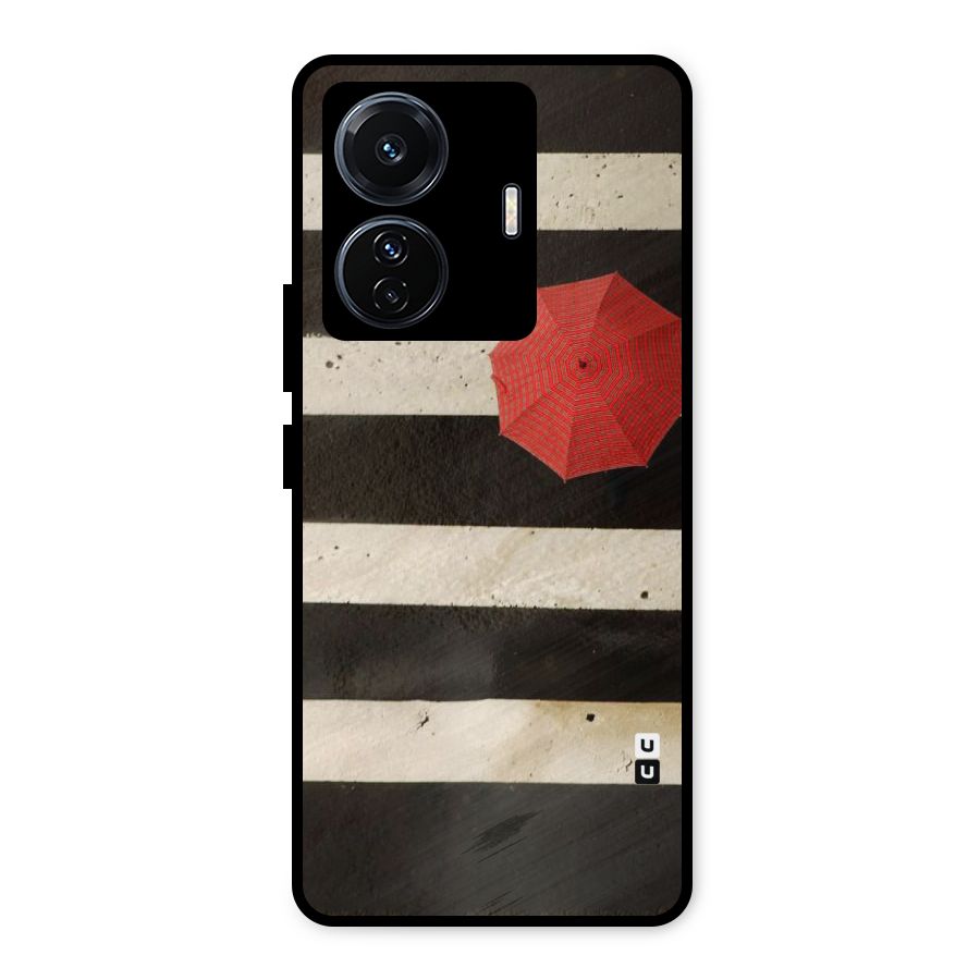 Single Red Umbrella Stripes Metal Back Case for Vivo T1 Pro