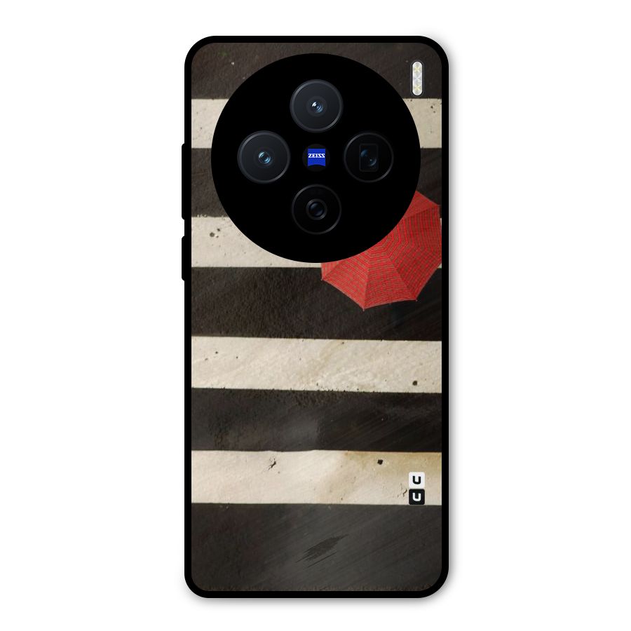 Single Red Umbrella Stripes Metal Back Case for Vivo X200