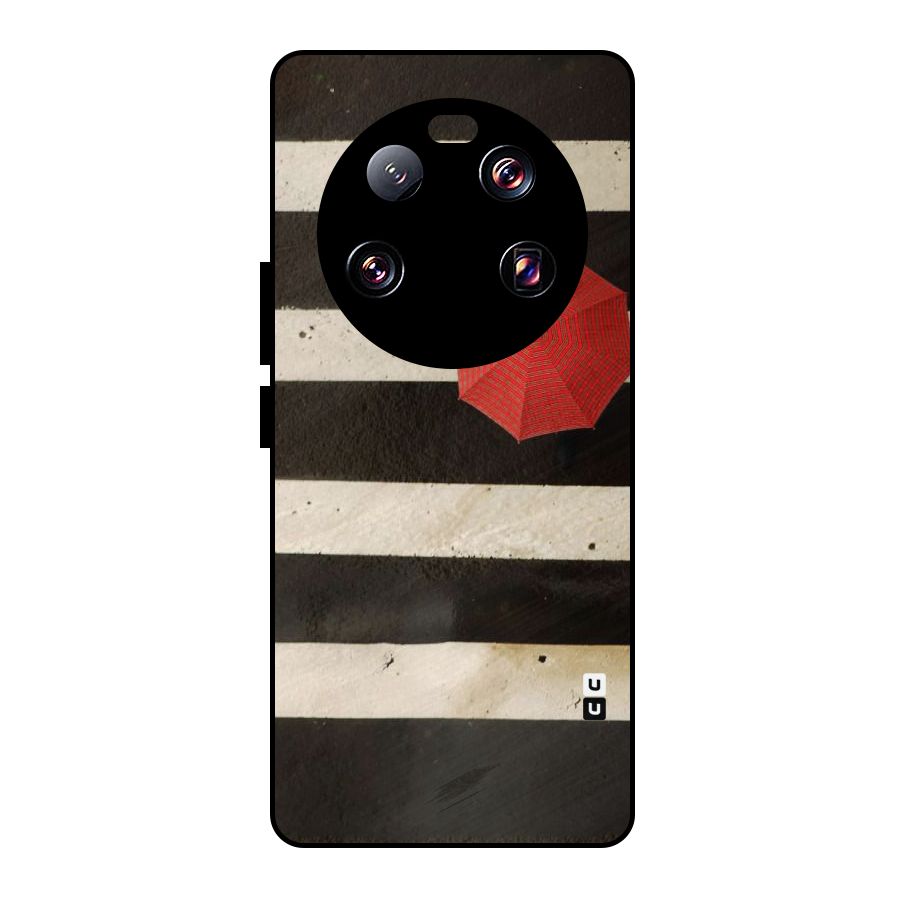 Single Red Umbrella Stripes Metal Back Case for Xiaomi 13 Ultra