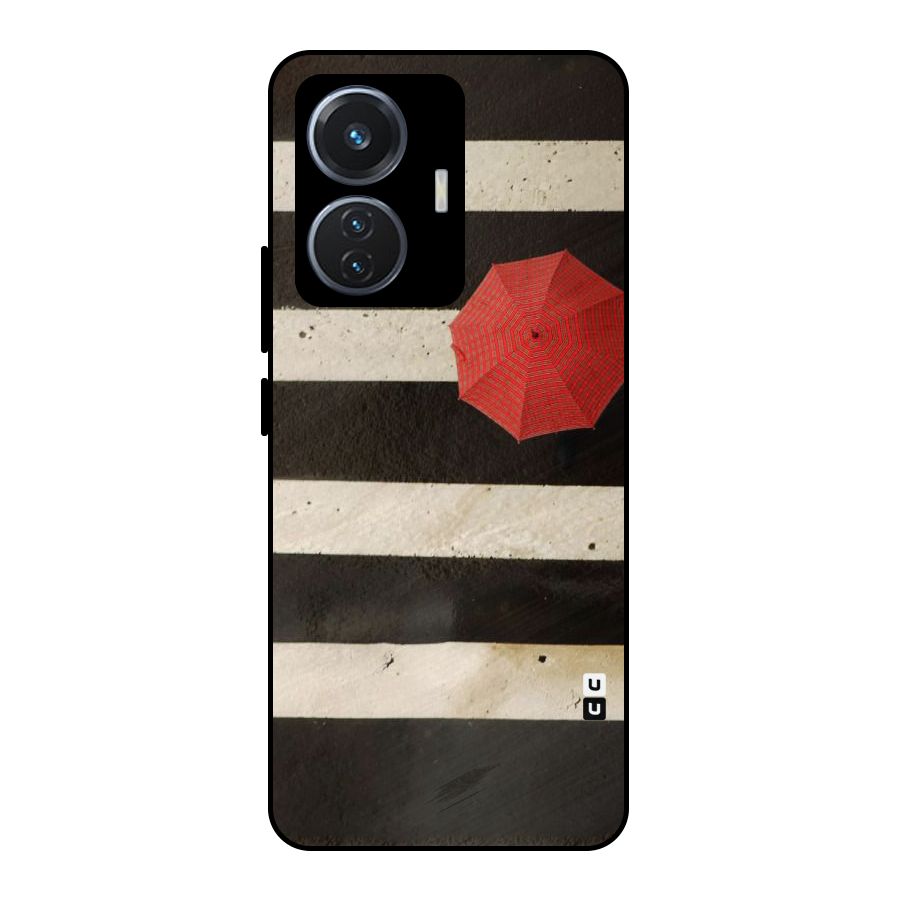 Single Red Umbrella Stripes Metal Back Case for iQOO Z6 44W