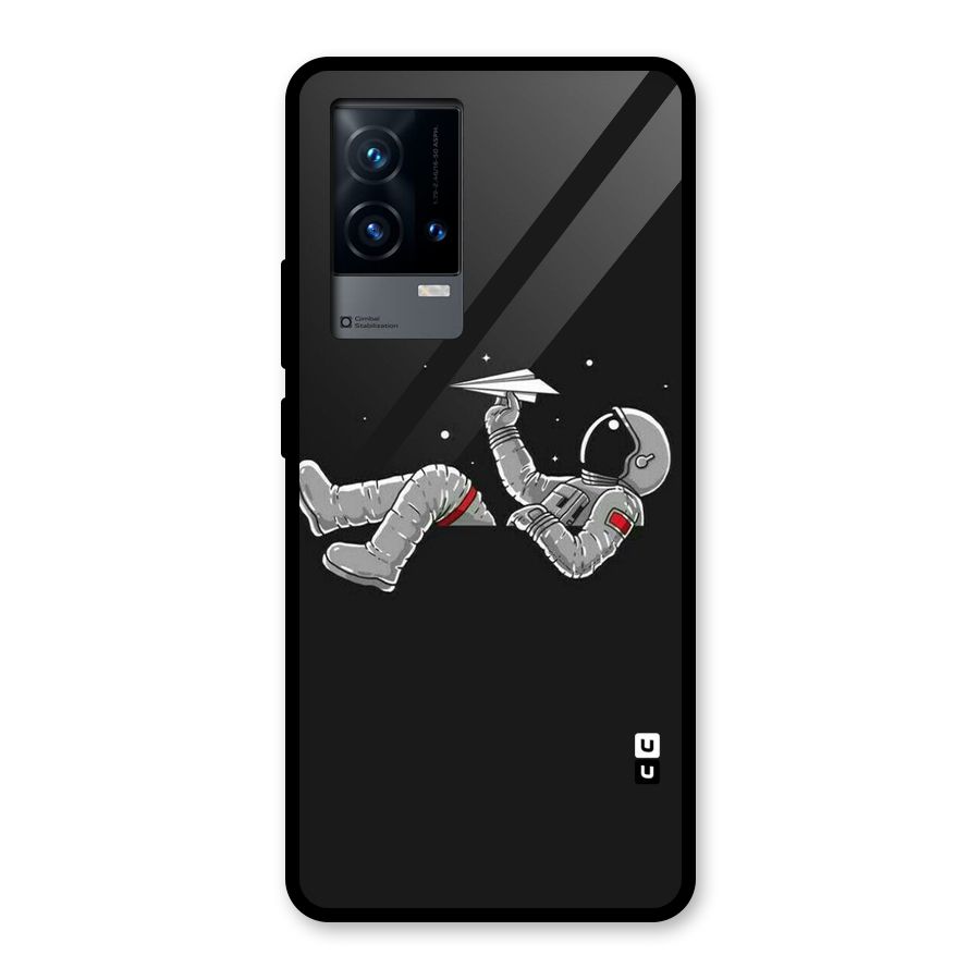 Spaceman Flying Glass Back Case for iQOO 9 5G