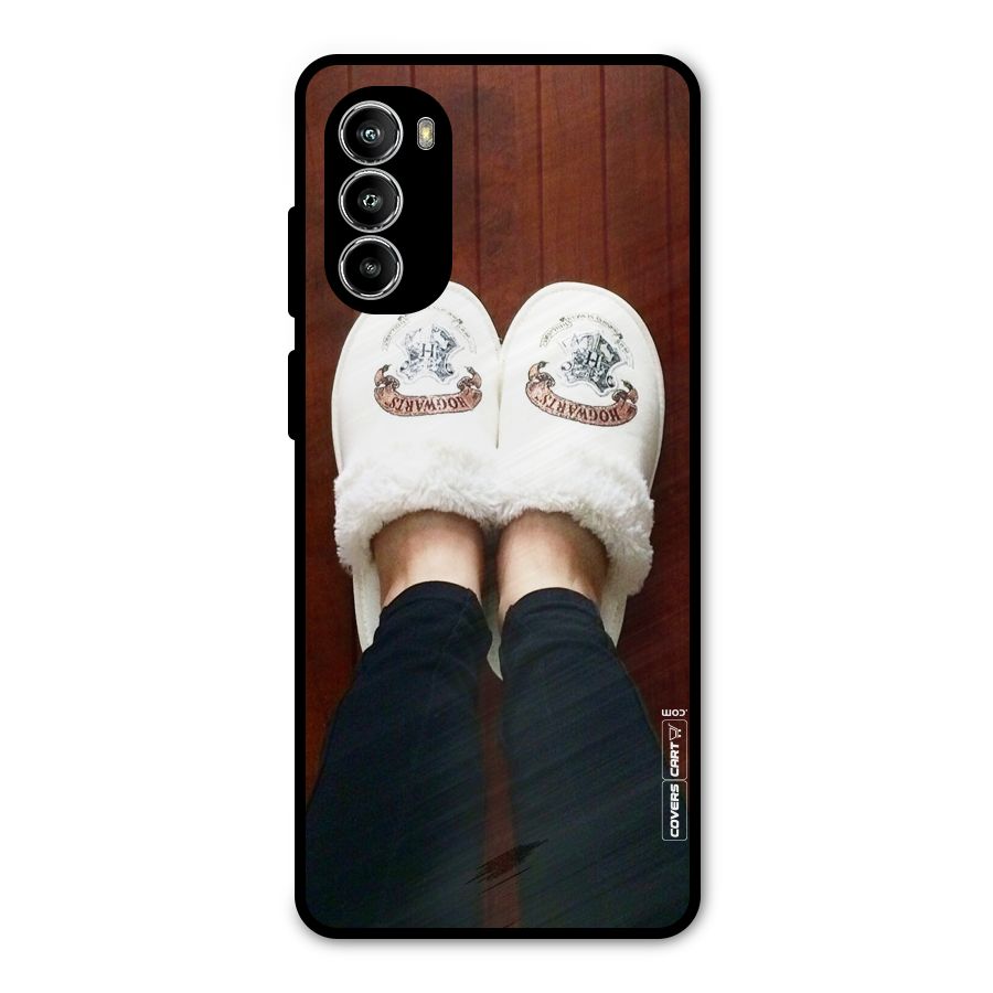 White Feets Metal Back Case for Moto G52