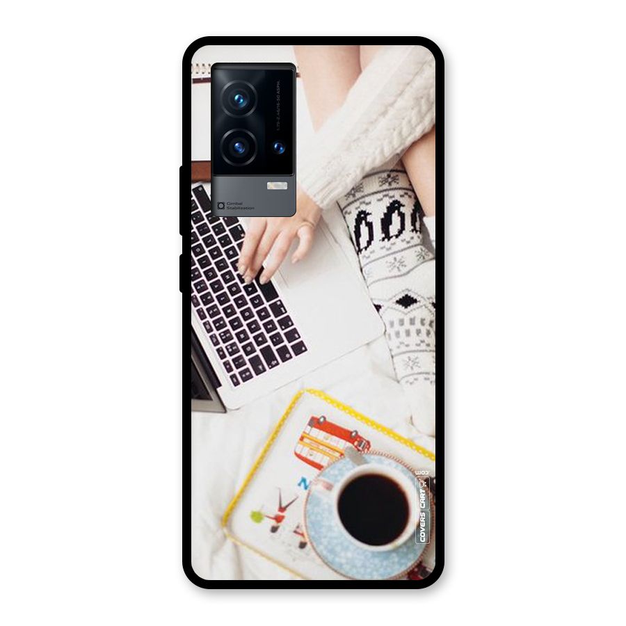Winter Relaxation Glass Back Case for iQOO 9 5G