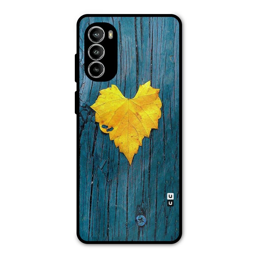 Yellow Leaf Metal Back Case for Moto G82