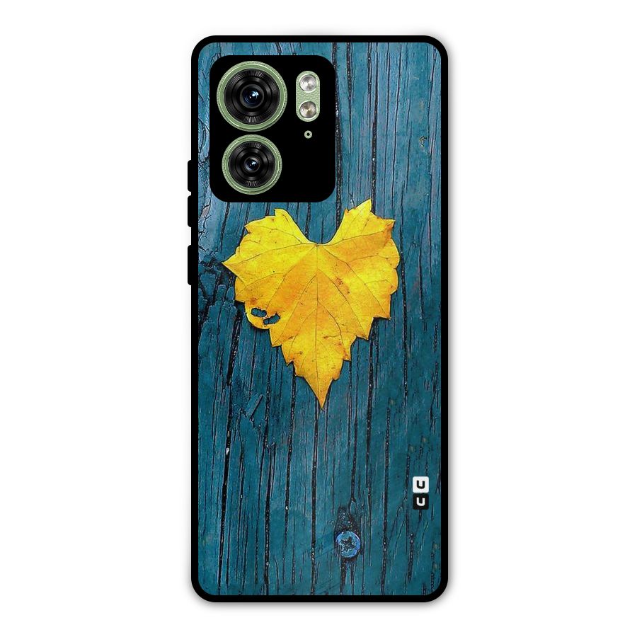 Yellow Leaf Metal Back Case for Motorola Edge 40 5G