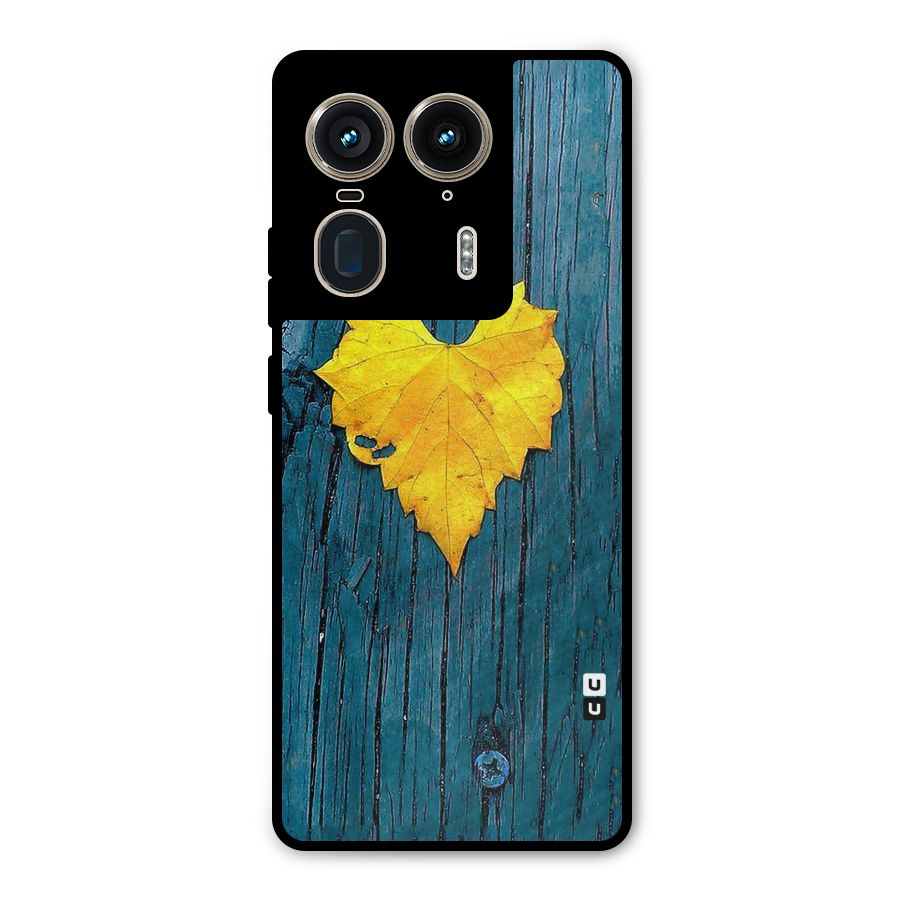 Yellow Leaf Metal Back Case for Motorola Edge 50 Ultra